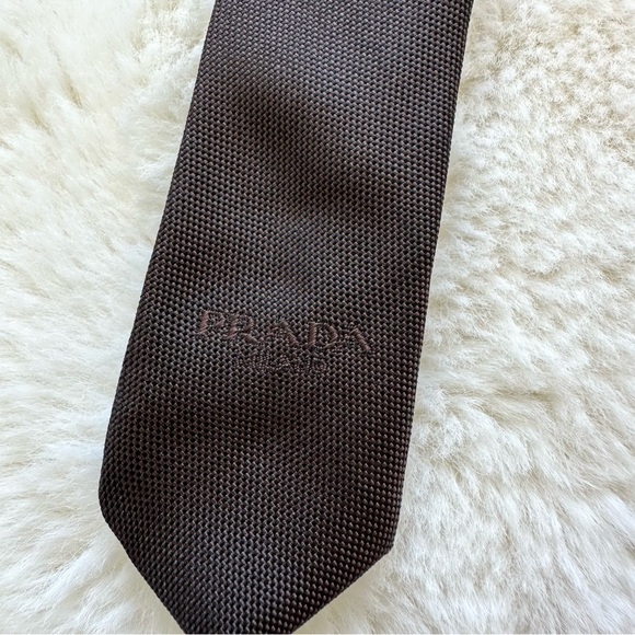 NWT!!! Prada silk tie Retail 450$ - Picture 4 of 4